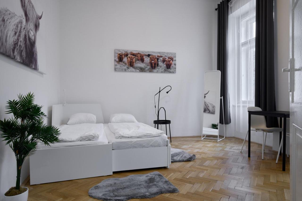 Archibald Flats Praha